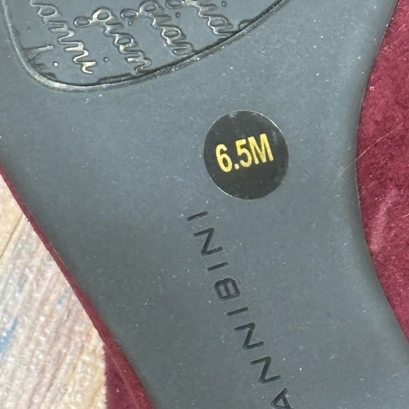 Gianni Bini Purple Eggplant Burgundy Suede Heels Pumps Sz 6.5M - Picture 7 of 9